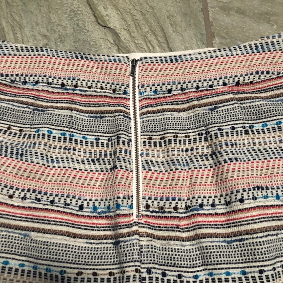 Cute Loft Skirt - Picture 4 of 9